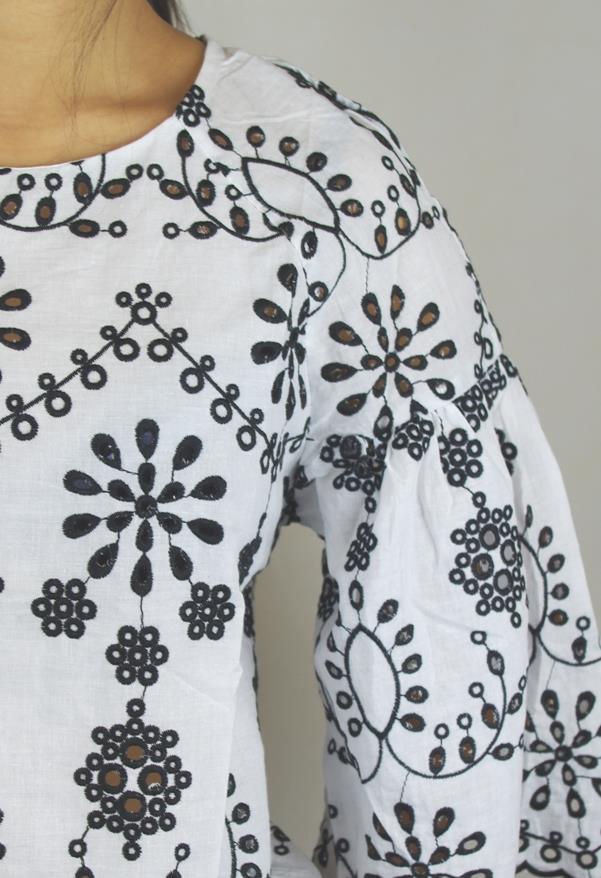 ZARA Floral Embroidered Cut out Scallop Hem Top with Schiffli