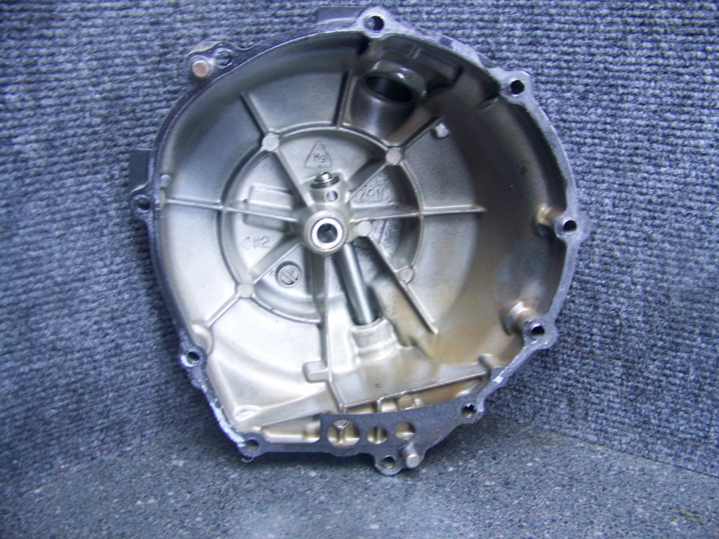 04 Yamaha YZFR6 YZF R6 Clutch Cover 80D eBay