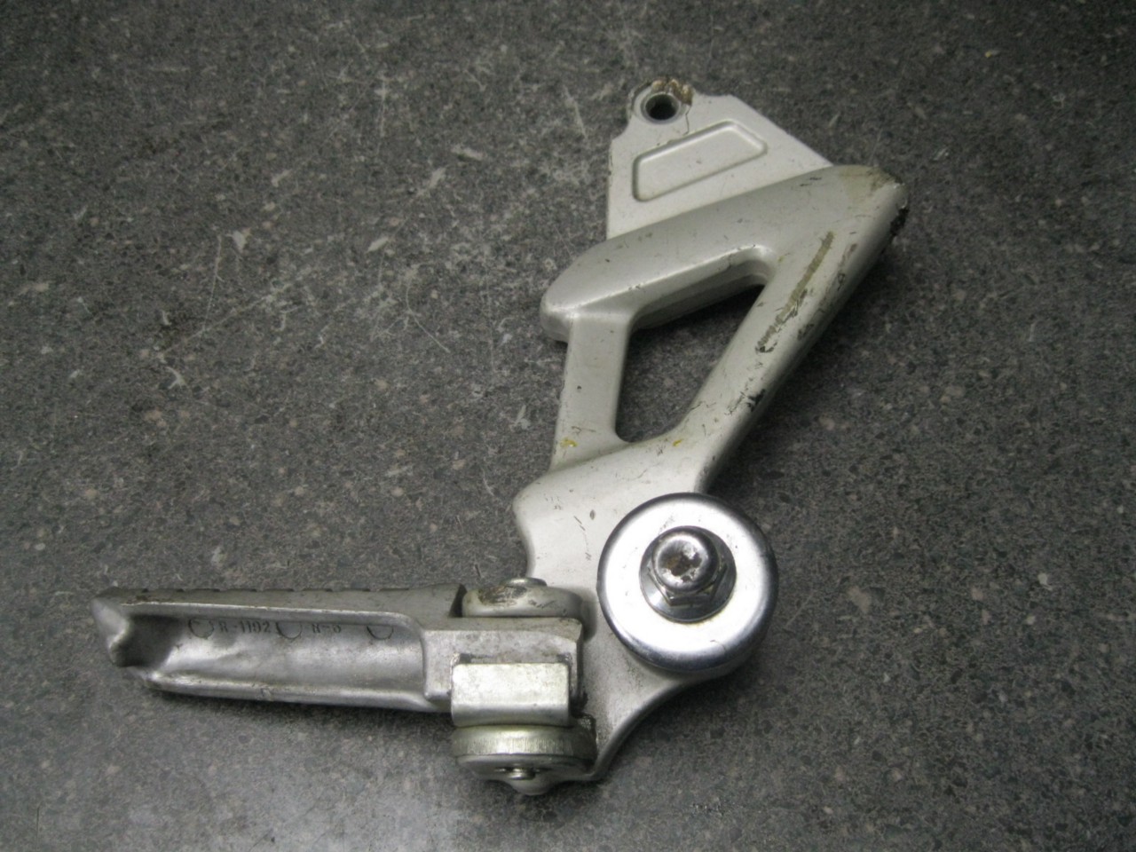 95 Kawasaki Ninja ZX-11 ZX11 Right Rear Peg Bracket 40C | eBay