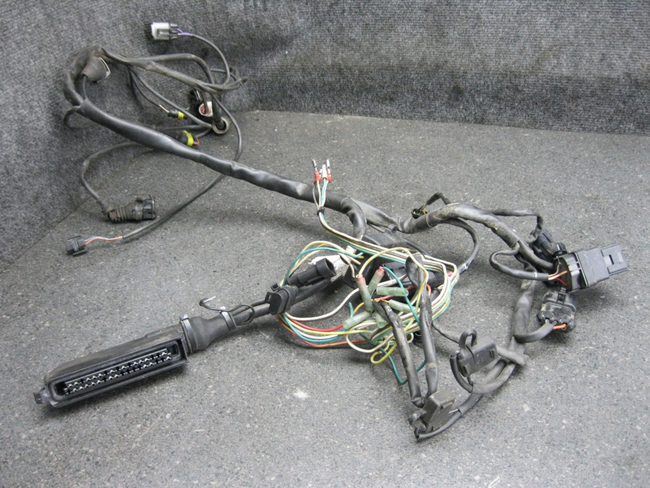 00 Ducati 748 916 996 Wiring Wire Computer Harness 26J | eBay