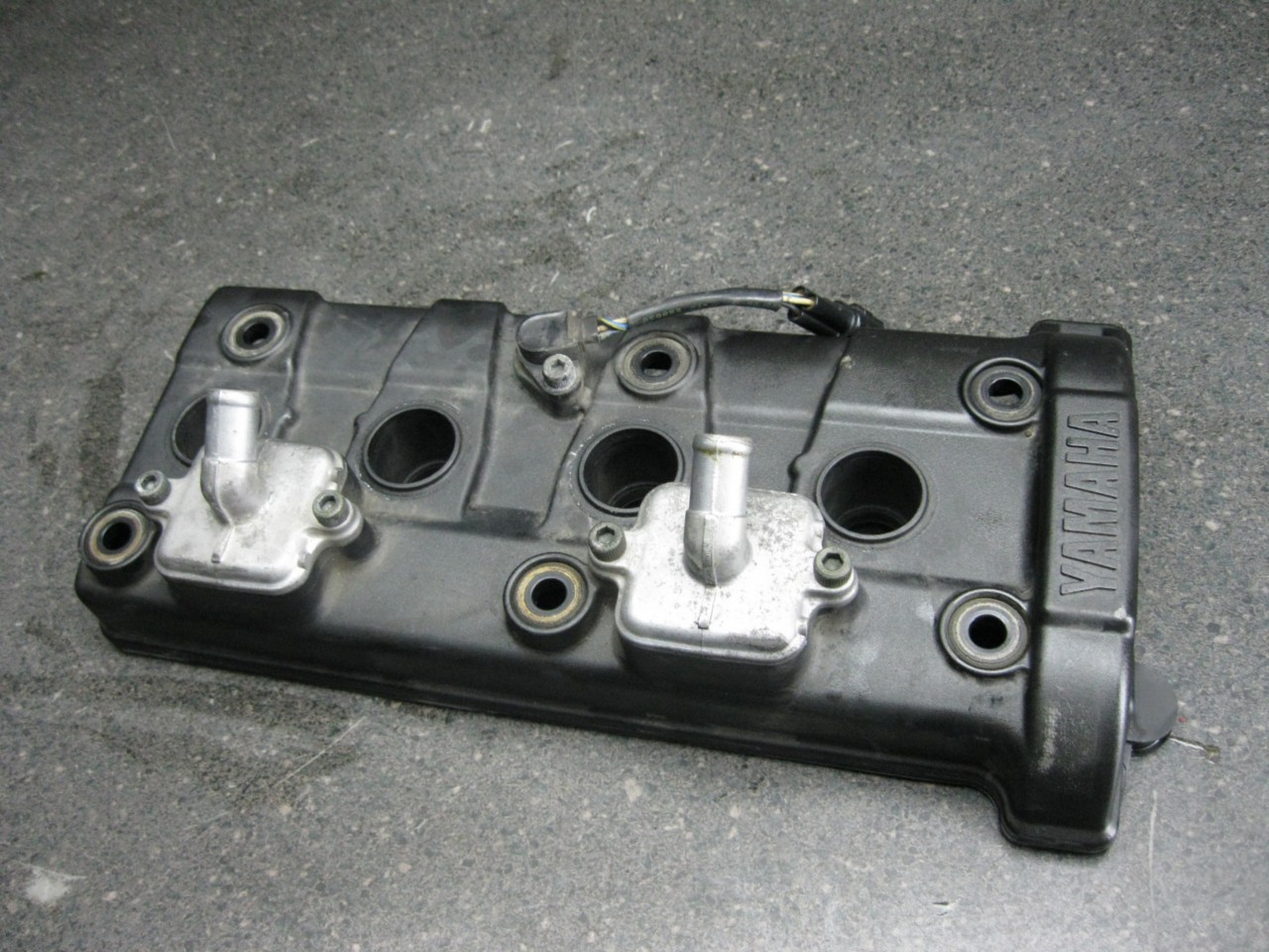 04 Yamaha YZFR6 R6s YZF R6 Engine Valve Cover 33M eBay