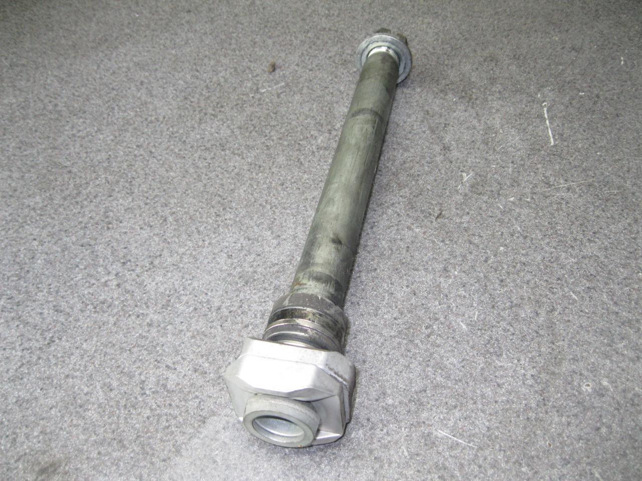 05 Suzuki GSXR GSXR 600 Rear Axle 32F eBay