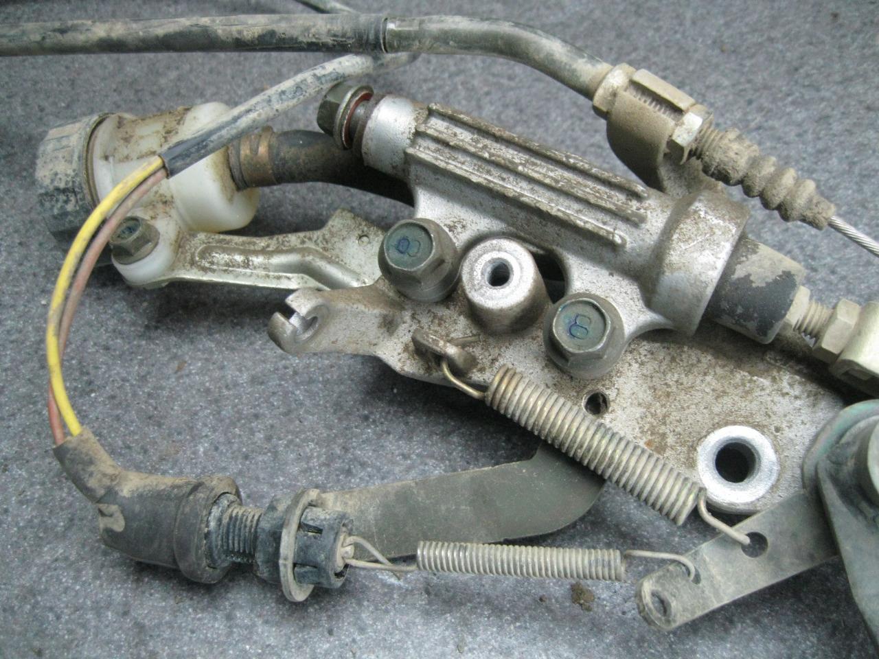 03 Yamaha Grizzly Ultramatic YFM 660 Rear Brake Master Cylinder 38B eBay