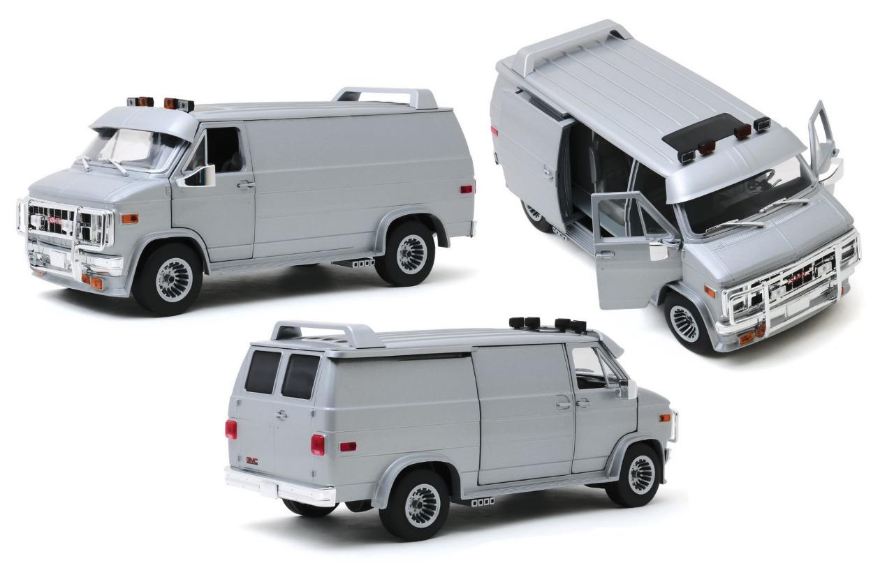 GREENLIGHT 13568 1983 GMC VANDURA SILVER METALLIC DIECAST MODEL VAN 1