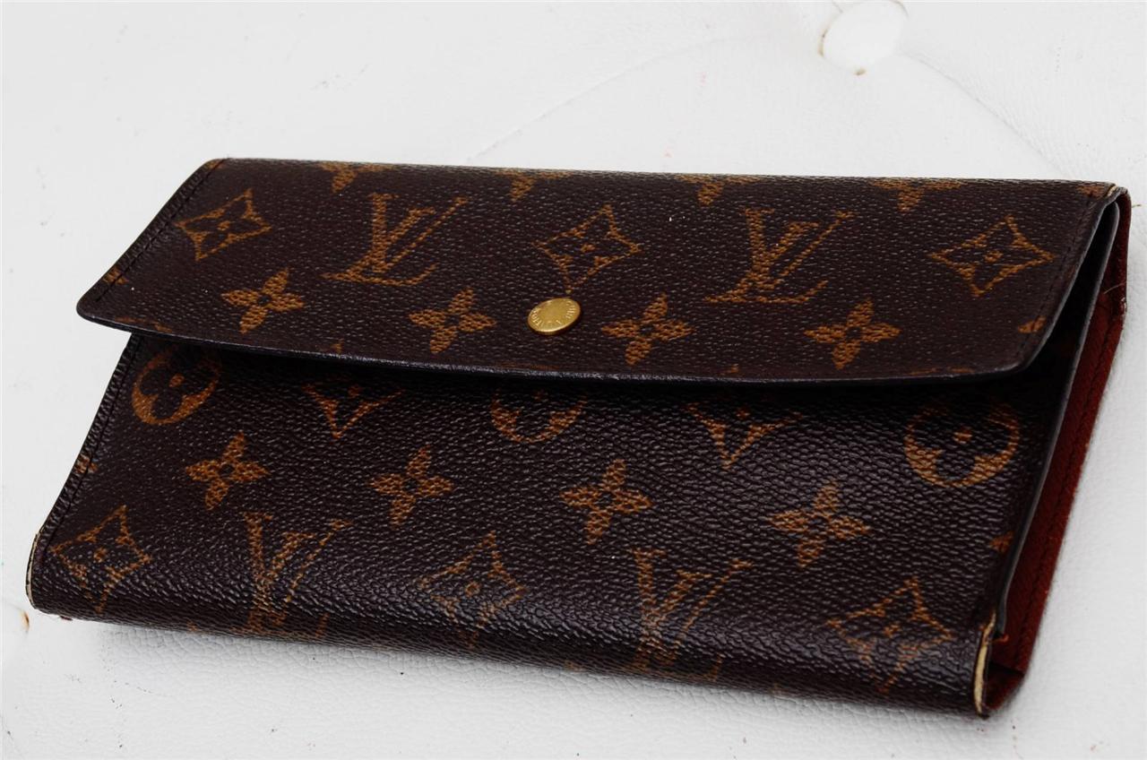 Ladies Monogrammed Wallet | Confederated Tribes of the Umatilla Indian Reservation
