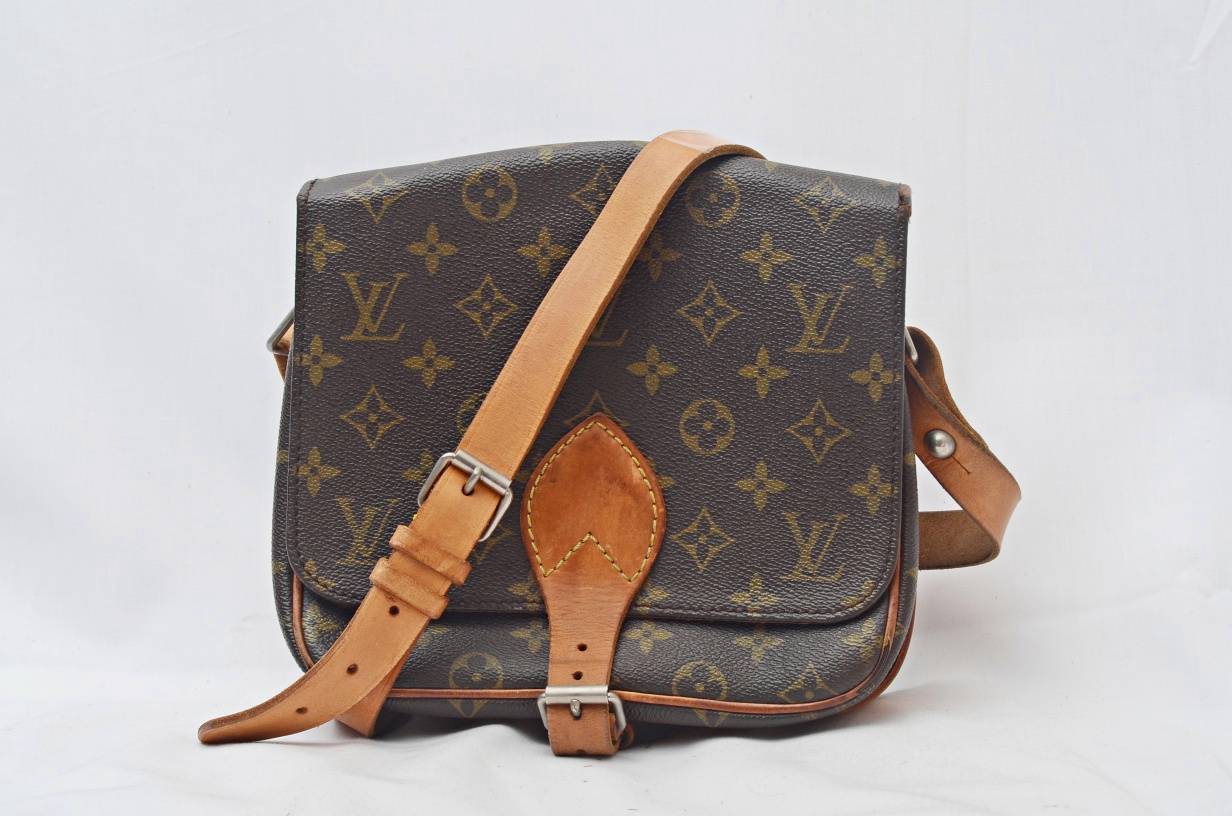 louis vuitton cartouchiere mm monogram/authentic
