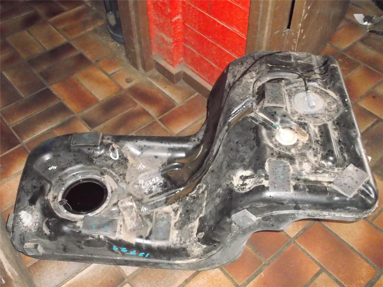 Ford falcon au fuel tank specifications #10