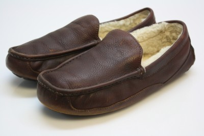 Mens UGG Australia Brown Leather Fleece Lined House Shoes Slippers sz 9