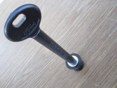 1999 Ford ranger spare tire key #10