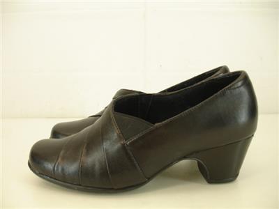 clarks low heel dress shoes