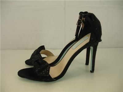 betsey johnson black pumps