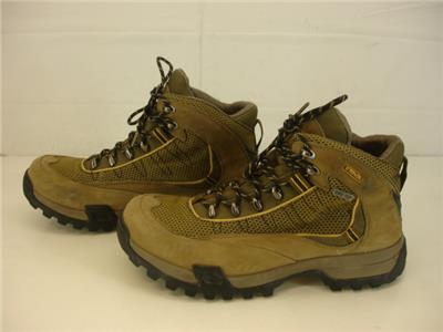 teva hiking boots women