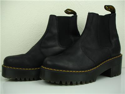 【特価】Dr.Martens Rometty Chelsea ブーツ Rometty Wyoming Leather Platform Chelsea Boots in Black | Dr
