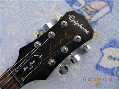 Epiphone Les Paul 100, Black/ Cream Epiphone Zebra Epiphone Les Paul 100, Black/ Cream Epiphone Zebra