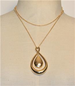 NWT Liz Claiborne Goldtone TEARDROP Shape Pendant on 32