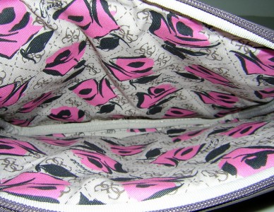 Guess Apple iPhone 11 Bruin Backcover hoesje - 4G Crossbody