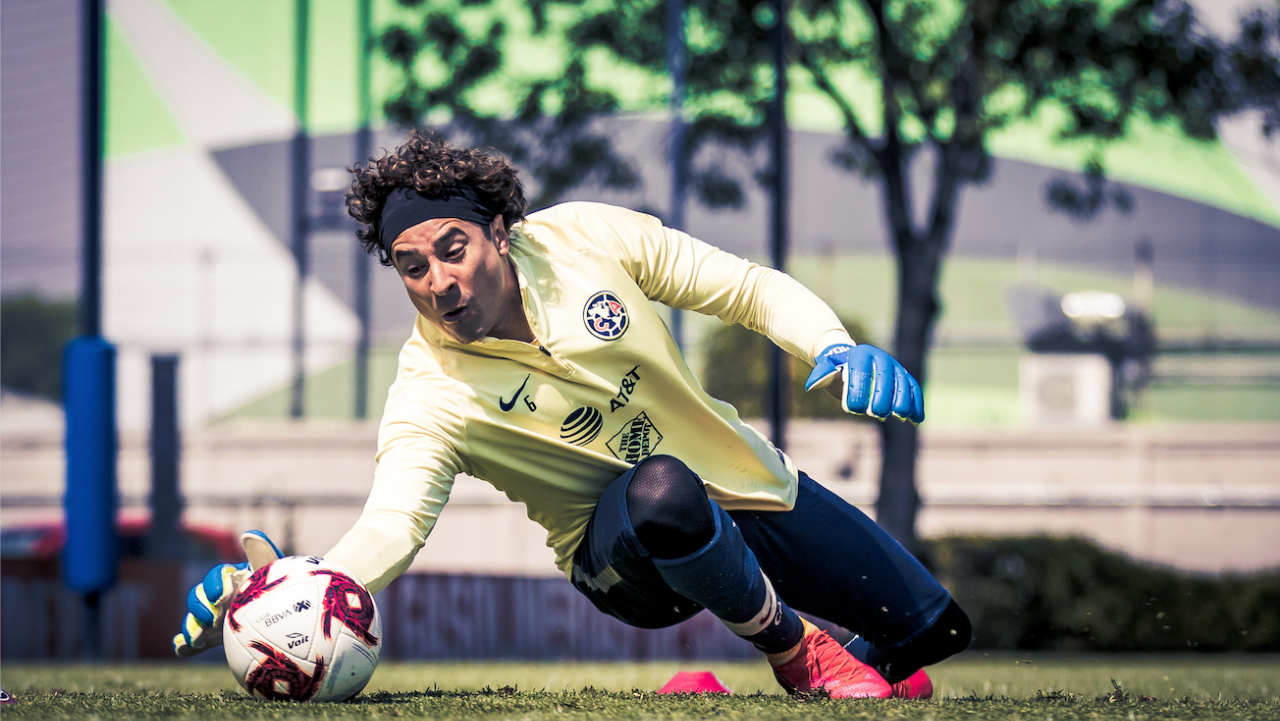 CHAQUETA DE ENTRENAMIENTO OFICIAL CLUB AM RICA CHAMARRA