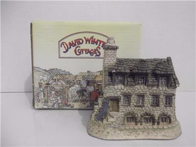 1989 David Winter Cottages British Tradition Burns Reading Room W