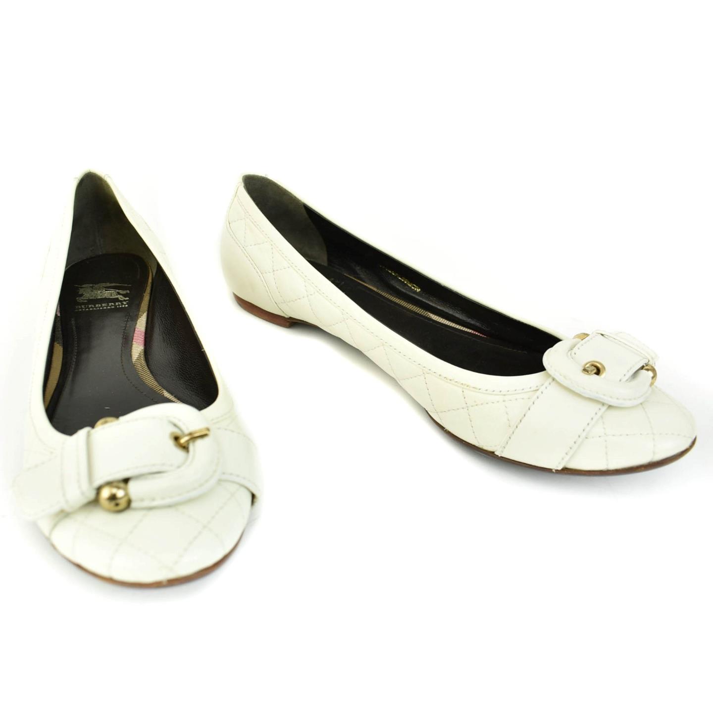 Burberry quilted flats store