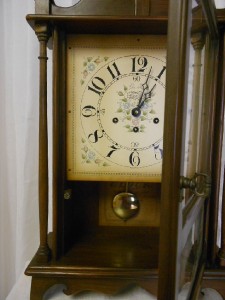 New England Clock Company Pillar&Scroll shelf mantel Clock Bristol ...