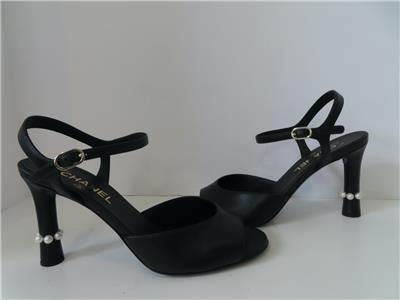 sahara！ CHANEL ブラック パールヒール ミュール CHANEL Black Leather Sandals w/Pearl/Logo Detail Heels 39/US 9 | eBay
