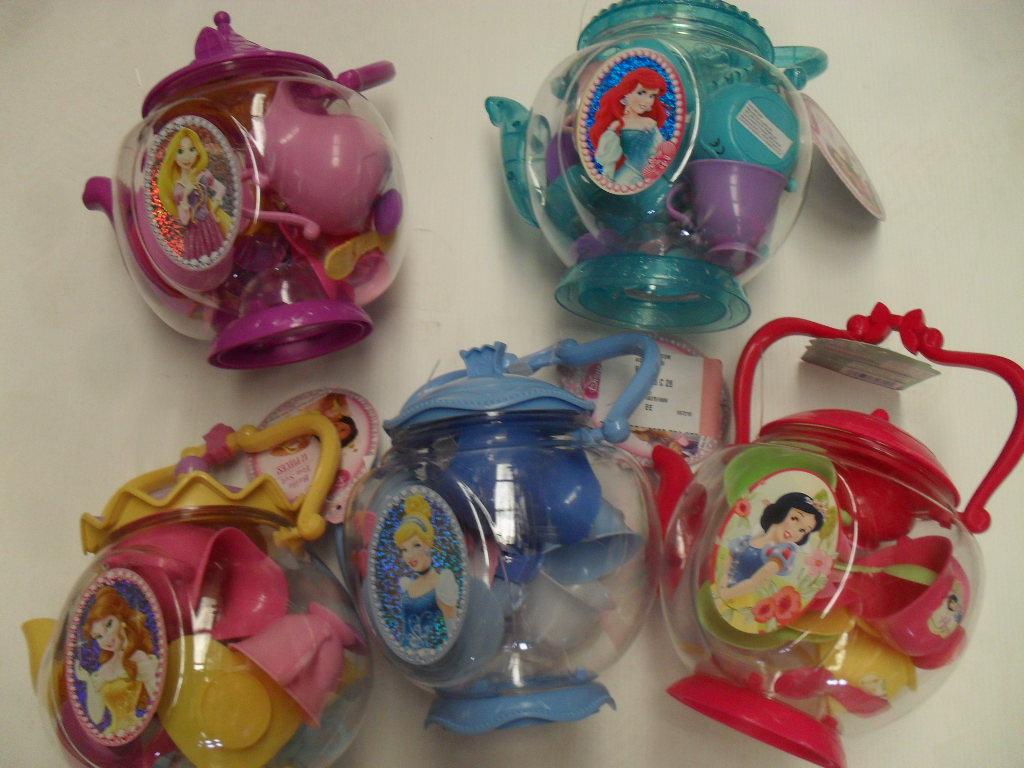 BNWT Disney Princess girls 17 piece plastic teapot teaset