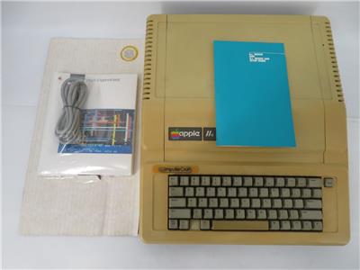 Apple IIe 本体 A2S2064 Macintosh マッキントッシュ Vintage Apple IIe A2S2064 Personal Computer + Box + More