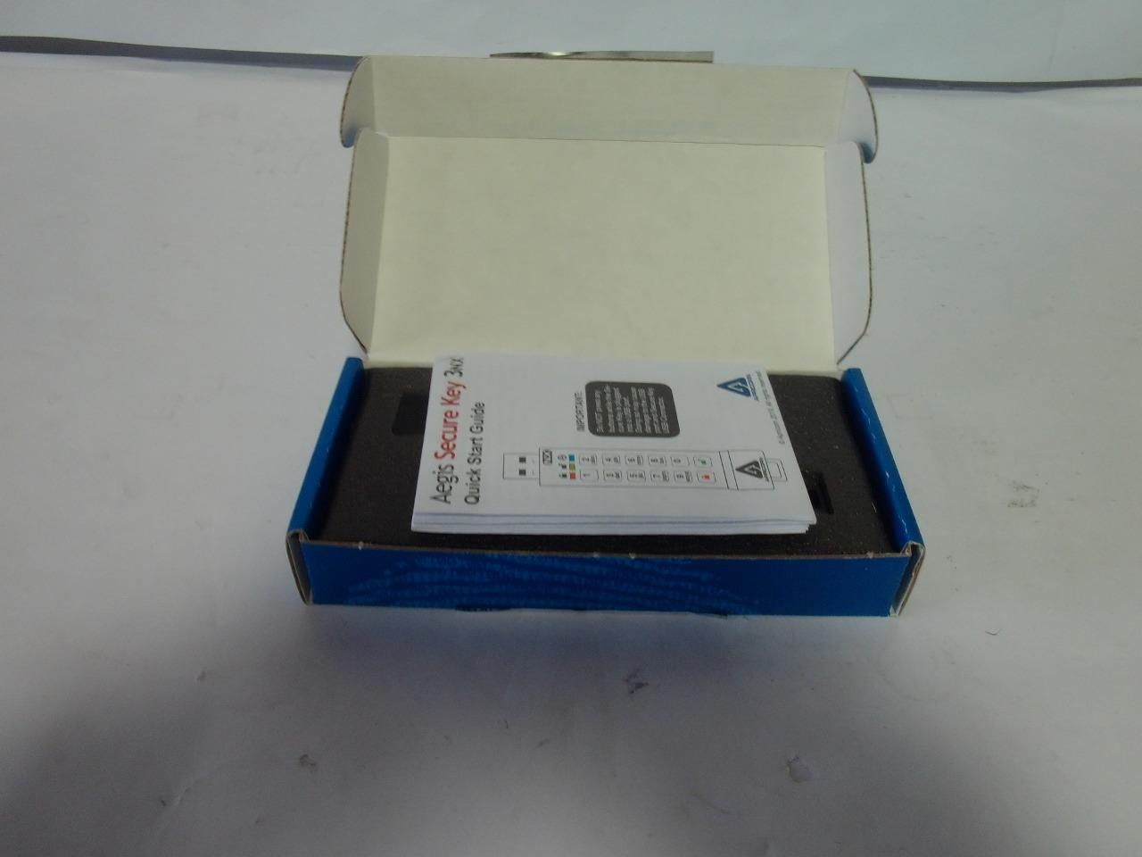 Apricorn AEGIS SECURE KEY 3NX ASK3-NX-8GB USB 3.0 Flash Drive