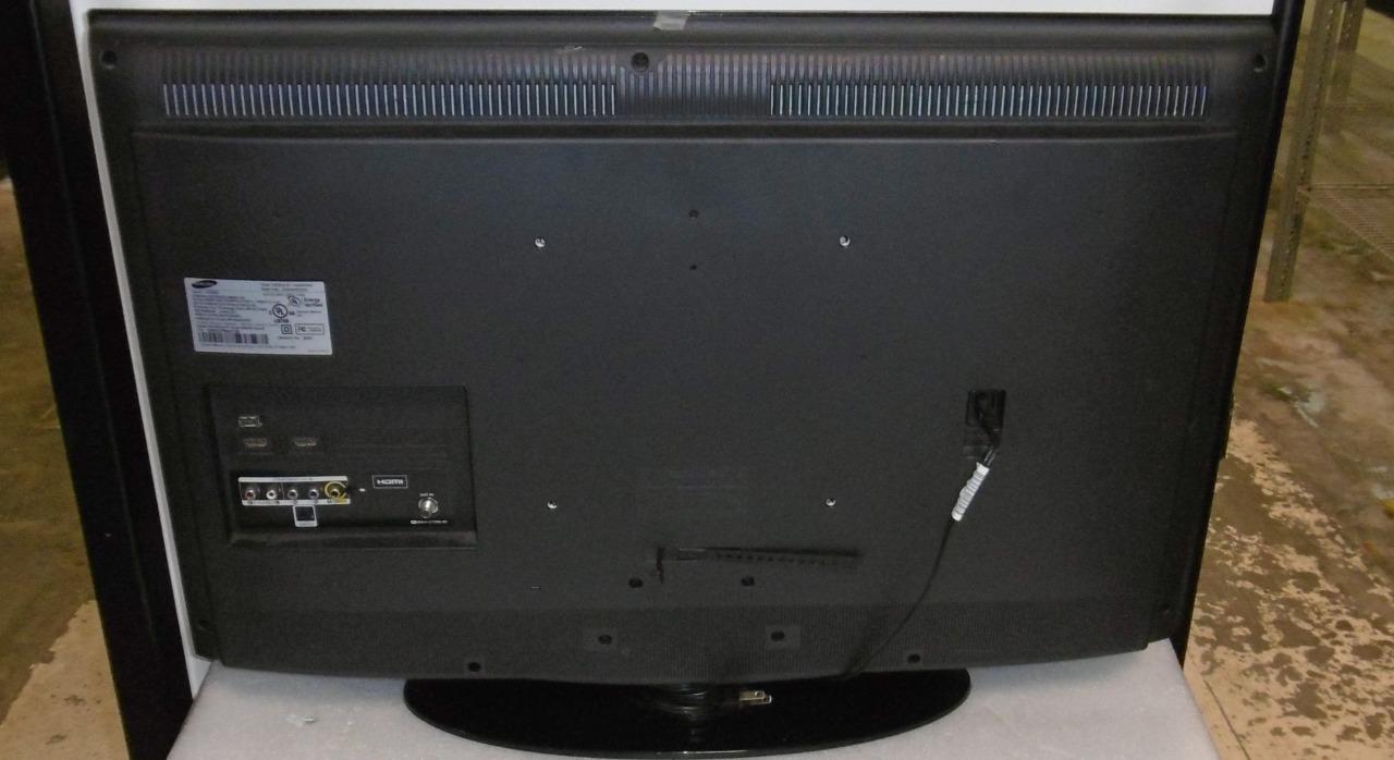 Samsung 32" LCD 720p TV LN32D403E4D eBay