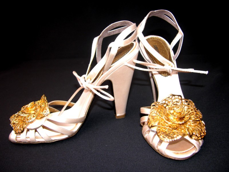 Roberto Cavalli Beige Crocodile Pattern Sandals 10.5 38 NEW $835 ROBERTO CAVALLI Nude Patent Leather GOLD RC  main image 4