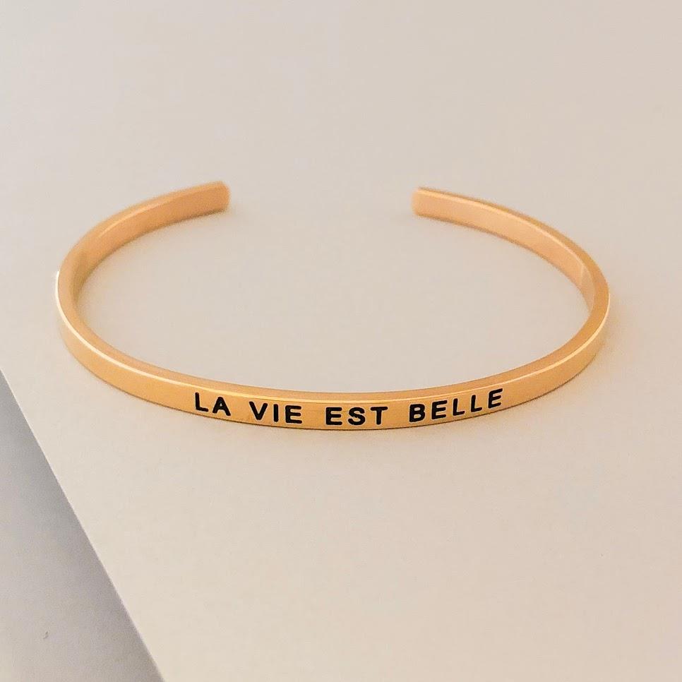 Brazalete PERSONALIZADO MANTRA Inspiración Cita GRABADO 'La Vie Est Belle' - Imagen 9 de 10