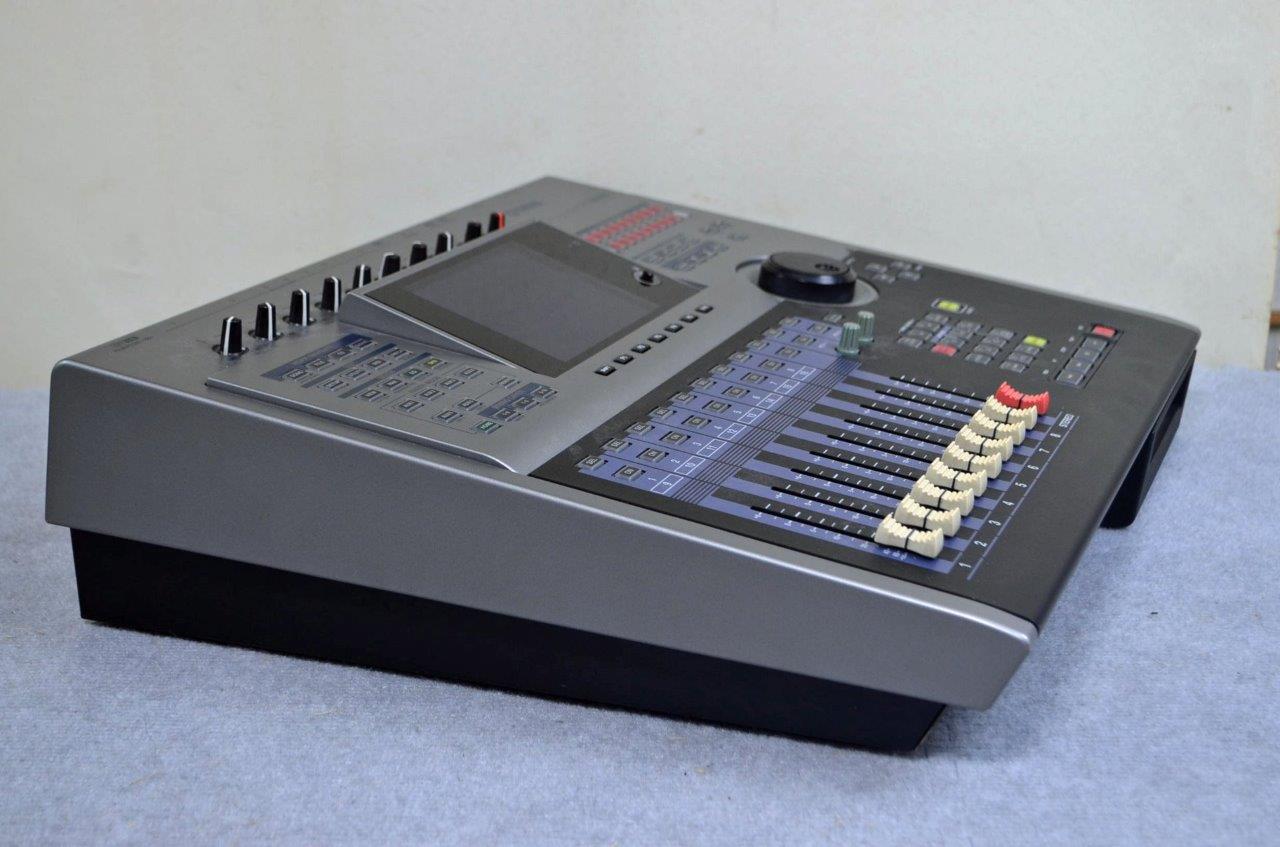 YAMAHA AW2816 Professional Audio Workstation moving fader HDD 60GB CDR