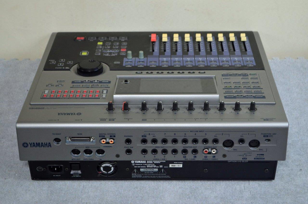 YAMAHA AW2816 Professional Audio Workstation moving fader HDD 60GB CDR