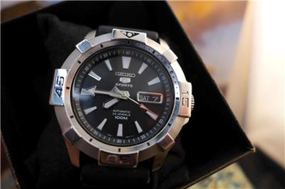 Sporty Large Chunky 42mm Seiko 5 7S36 04B0 Day/Date Men's