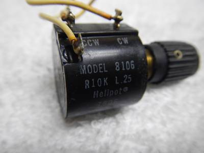 Helipot Beckman 8106 R10K L.25 Potentiometer W//knobs