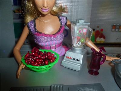 barbie blender toy