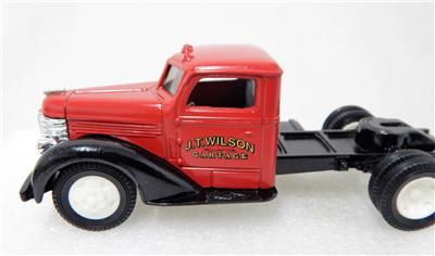 ERTL 1/43 - Tracteur Diamond T 1948 Wilson Cartage