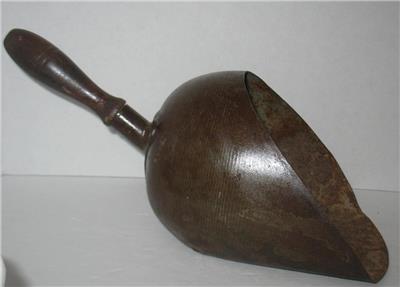 Vintage Large Metal Hooded Scoop Wood Handle Primitive Antique Country Decor Ebay