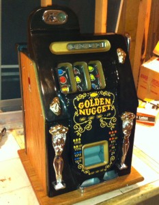 Mills Antique Golden Nugget Black 1940's Quarter Slot Machine Re ...