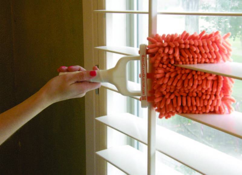 EasyClean Duster For Home and Office Blinds Shutters Furniture Moulding