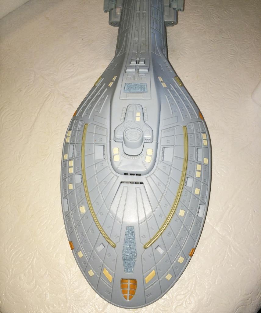 STAR TREK VOYAGER STARSHIP USS NCC-74656 MIB WORKING LIGHTS & NACELLES ...