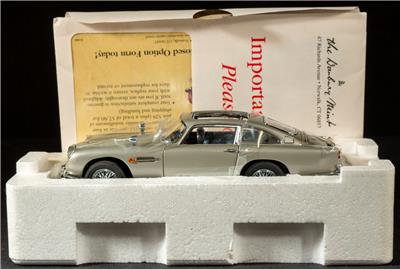 ASTON MARTIN DB5 007 1/18＋1:64 LOT Aston Martin DB5 1968 007 Bond Tic Toc + Baby Bonus 1/64