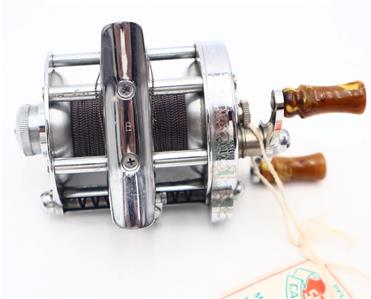 Vintage Pflueger No 1953 Skilkast Fishing Reel with Box