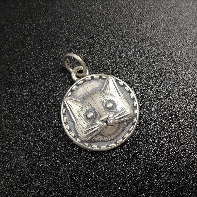 Handmade Unique Fun Sterling Silver Cat Face Round Charm Pendant Necklace - Picture 7 of 8