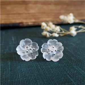 アイドル Freecus Flower Esrring Silver Luxe 925 Sterling Silver Carved White Rock Crystal Flower Stud