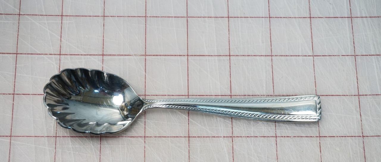 Vajilla Oneida de acero inoxidable 18/10 con borde de cuerda florida ELECCIÓN - Imagen 6 de 11