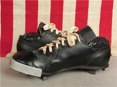 pitchers toe cleats