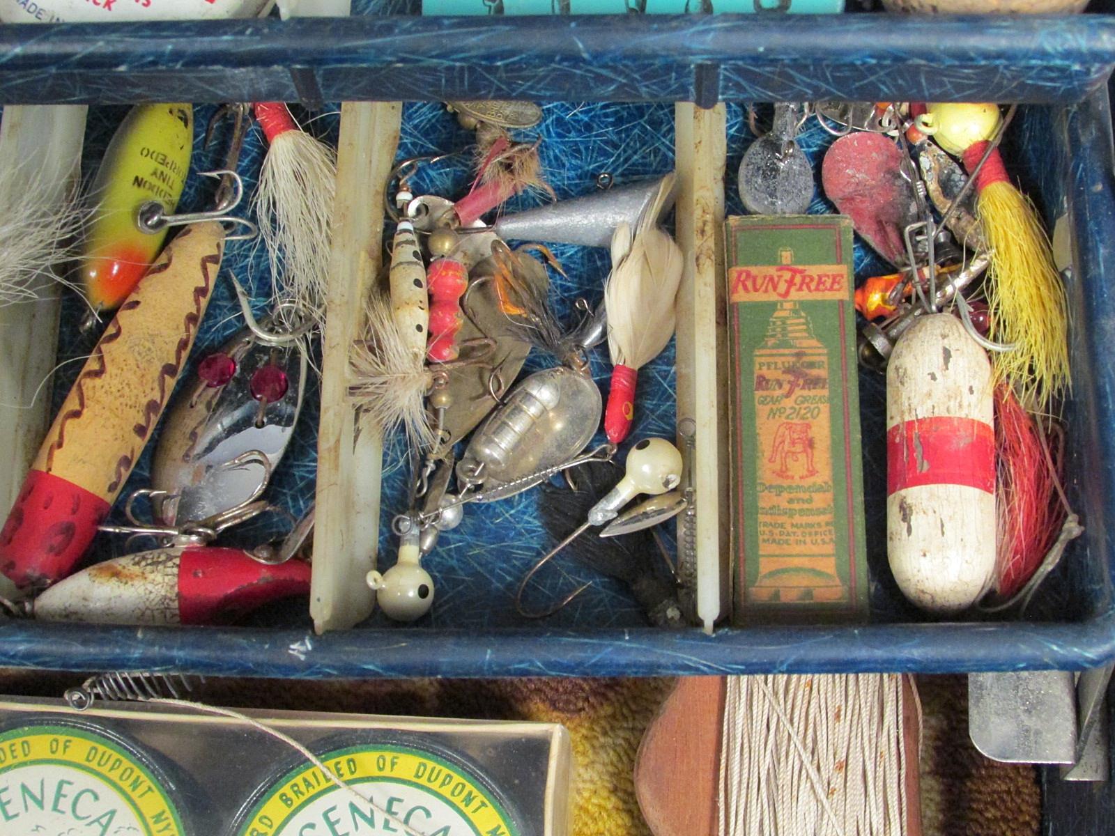Vintage 1960s Ocean City Fishing Tackle Box & Contents Full of Lures