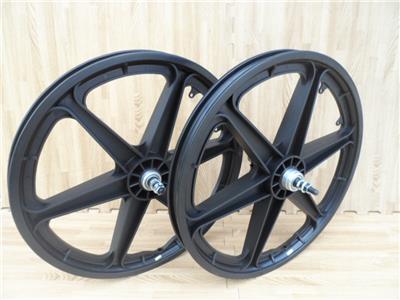 gt bike mag wheels