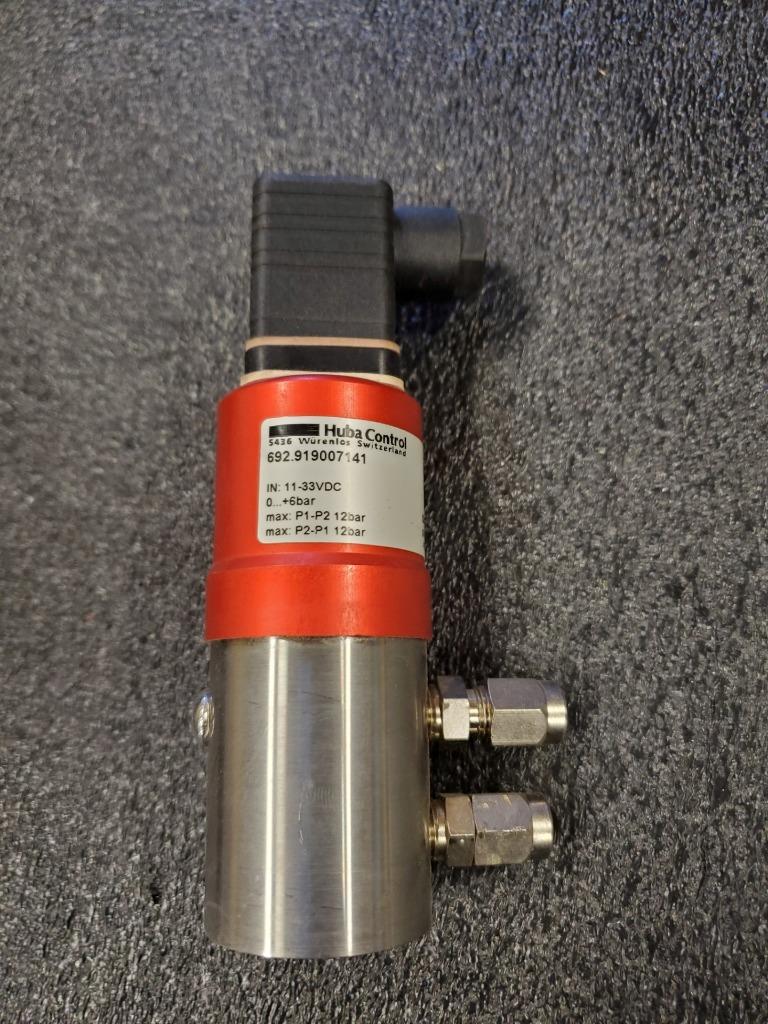 Huba Control 692.919007141 Differential Pressure Transducer